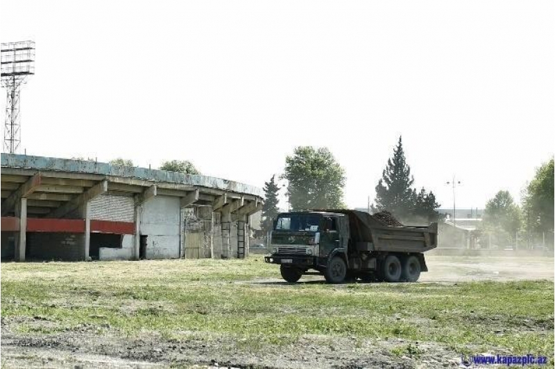 gence-sheher-stadionunda-temir-ishleri-gedir