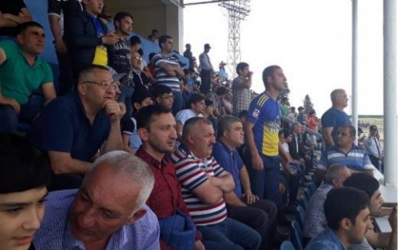 gence-stadionunda-etiraz-sesleri