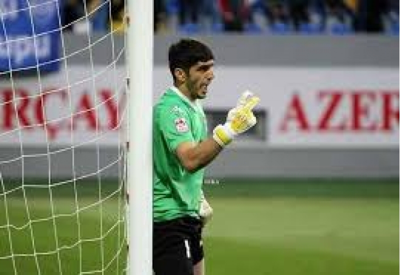 daha-bir-futbolchu-zireden-ayrildi