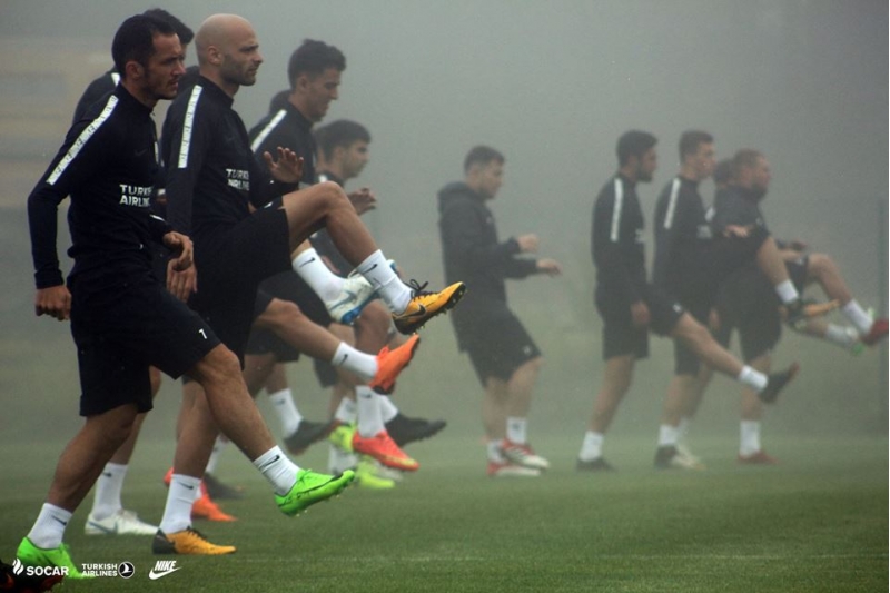 neftchi-gunu-iki-meshqle-yekunlashdirdi