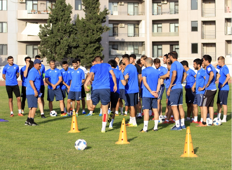 nazim-suleymanov-sumqayiti-meshqe-chixarib