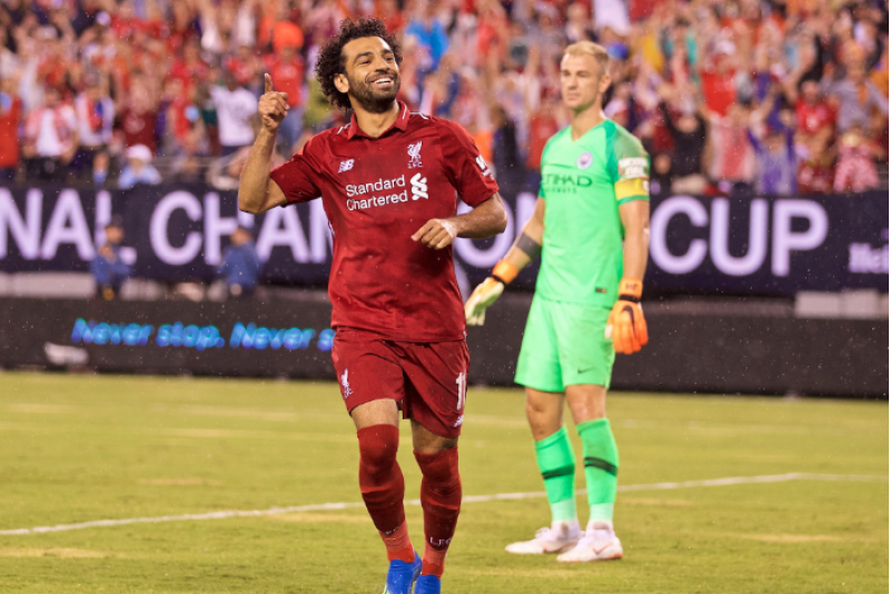 liverpul-manchester-sitini-usteledi