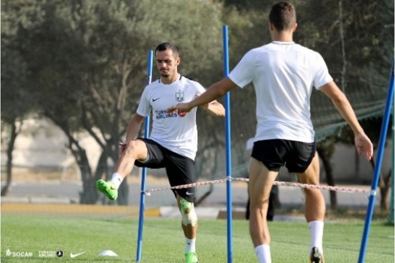 namik-elesgerov-komandaya-qoshuldu