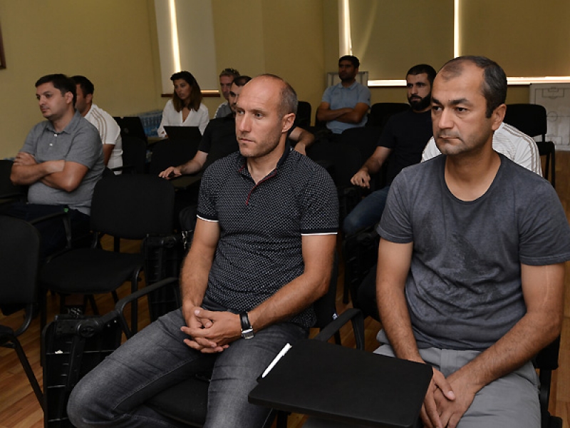 meshqchilerimiz-dunya-chempionatinin-oyunlari-uchun-yigishdilar