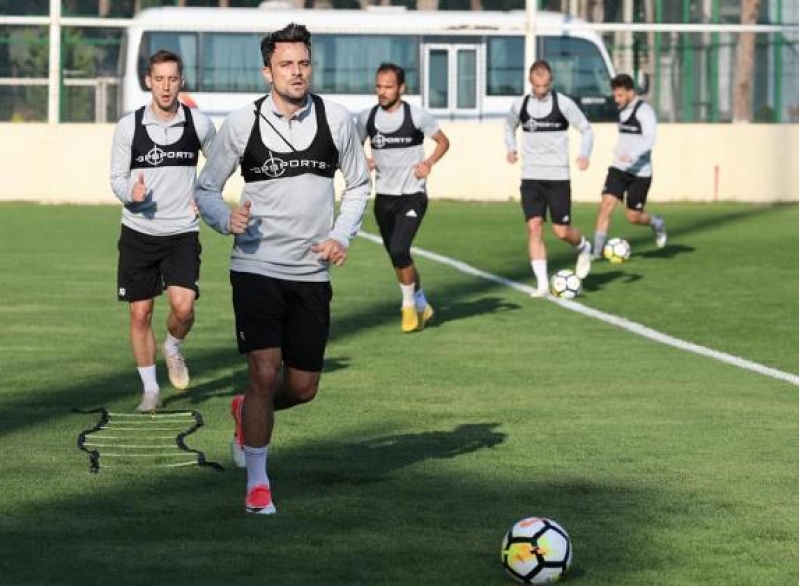 qarabag-diger-klublardan-ferqlendi