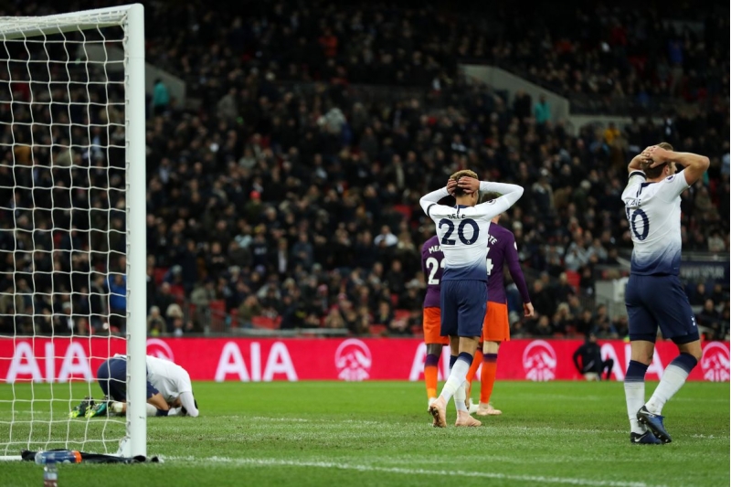 tottenhem-manchester-yunaytedin-futbolchusunu-transfer-edib