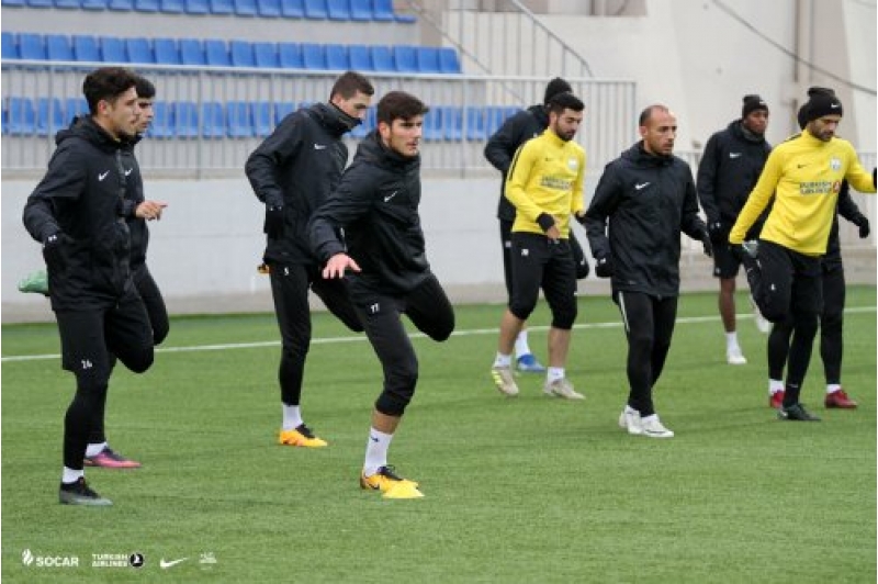 ruslan-abishov-yene-komandadan-ayri-meshq-etdi