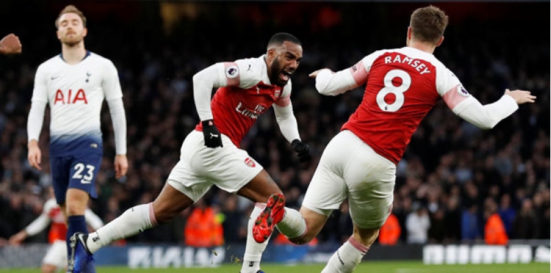 arsenal-tottenhemi-elibosh-yola-saldi