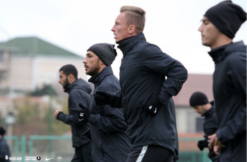 neftchi-hazirliga-davam-edir-4