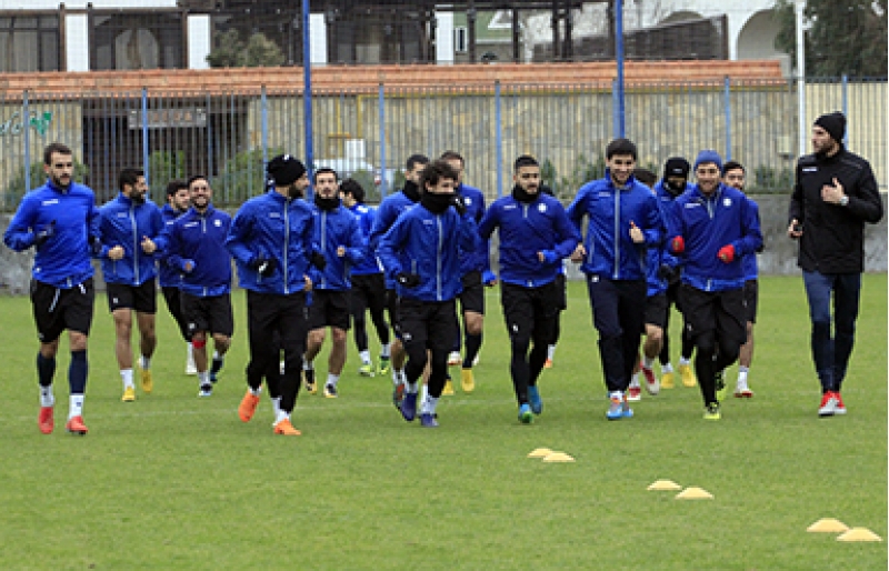 sumqayit-neftchi-ile-oyuna-hazirlashir