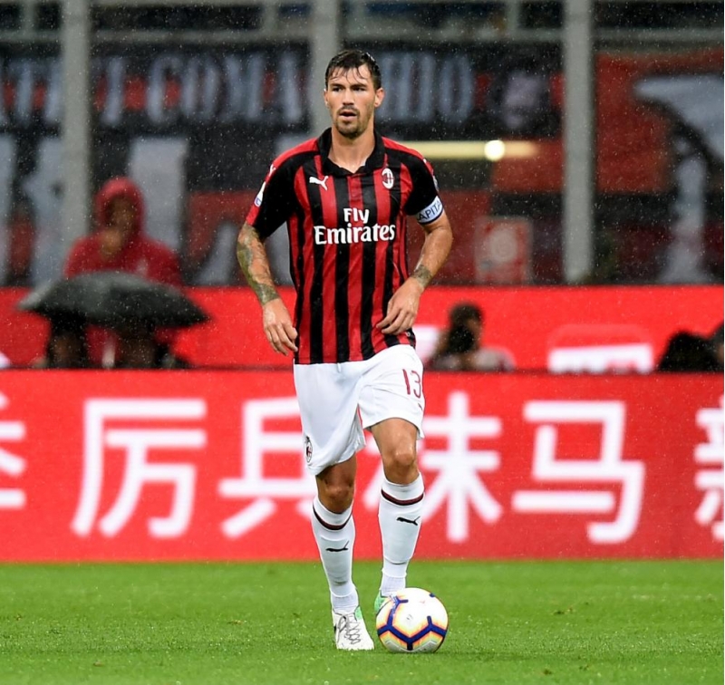 milan-1-xalla-kifayetlendi-2