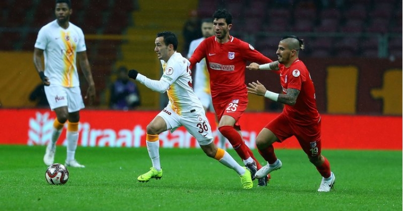 qalatasaray-hech-heche-ile-18-finalda