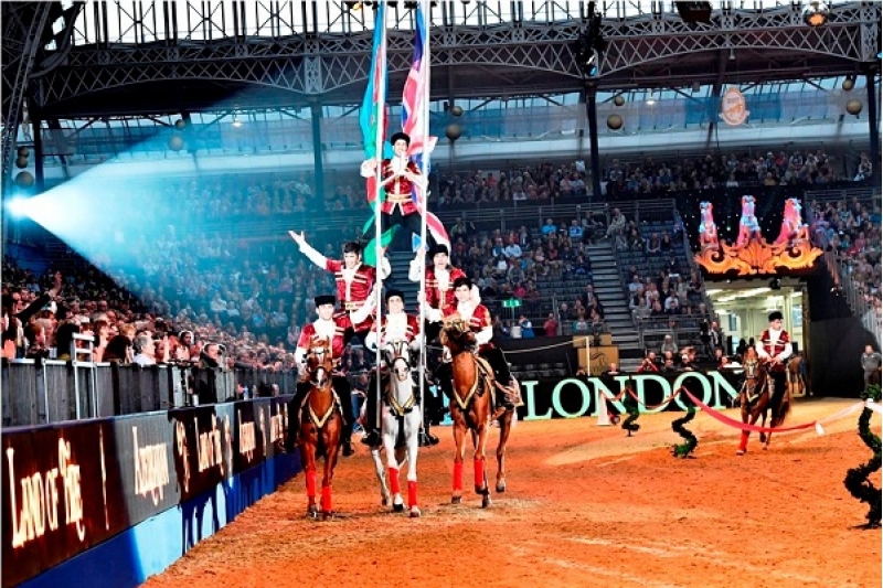 qarabag-atlarinin-londondaki-chixishi