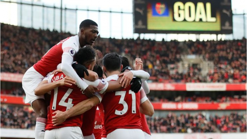 arsenal-dogma-meydanda-sevindi