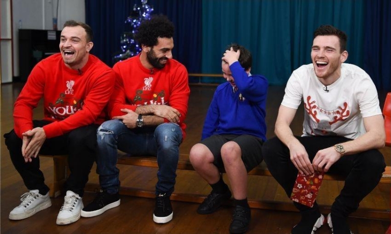 liverpul-futbolchularindan-ushaqlara-bayram-surprizi