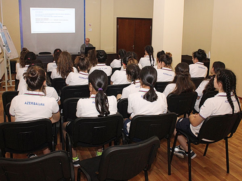 danishilmish-oyunlarla-bagli-seminar