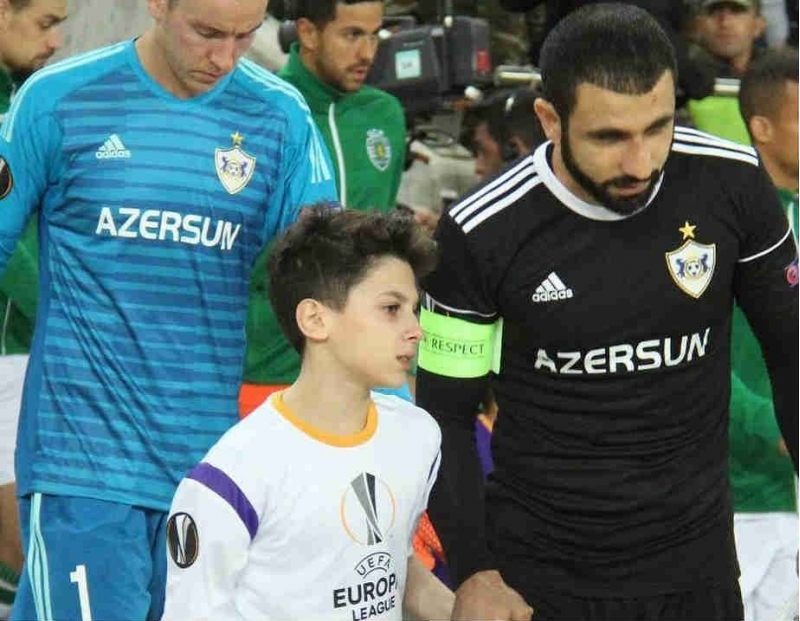 reshad-sadiqov-senin-elini-tutmaq-qururvericidir