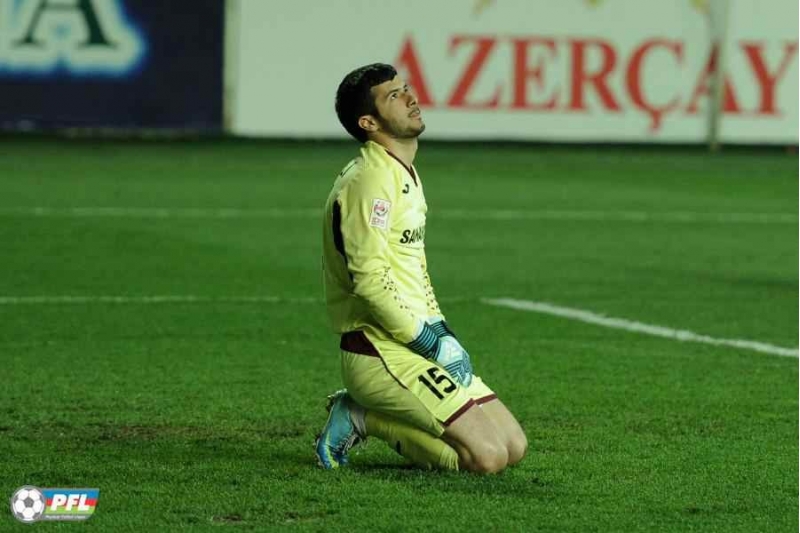 keshle-daha-bir-futbolchu-ile-yollari-ayirdi