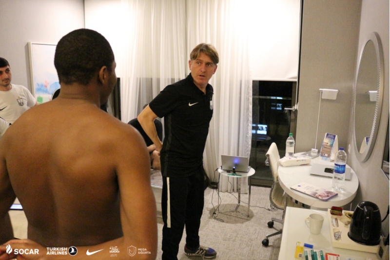 neftchinin-futbolchulari-hekim-yoxlanishinda