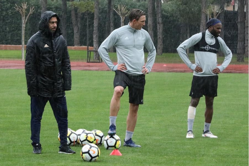 qarabag-yagish-altinda-meshq-etdi