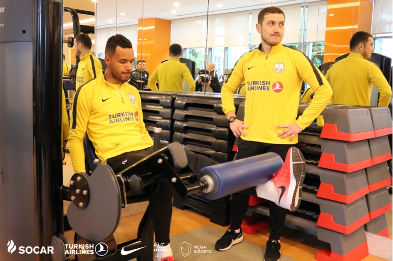 neftchi-fitnes-zalinda-meshq-etdi