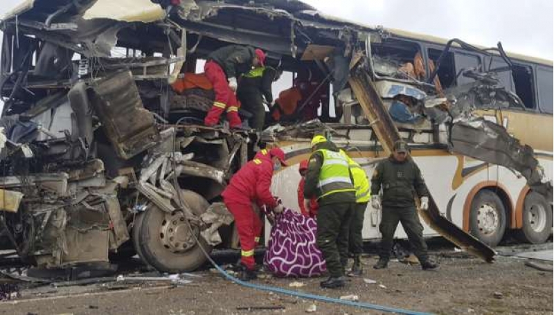 avtobus-qezaya-ugradi-futbolchular-oldu
