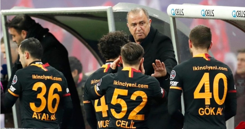 qalatasaray-seferde-qelebe-qazandi