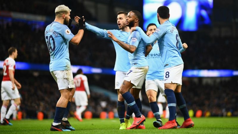 manchester-siti-arsenali-elibosh-yola-saldi