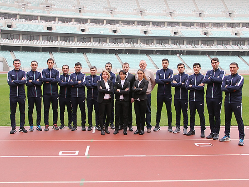 fifa-referilerine-emblemler-teqdim-olundu