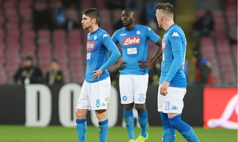 napoli-dogma-meydanda-uduzdu