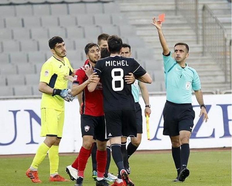 qarabagin-futbolchusuna-agir-ceza-verildi