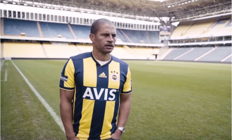 aleks-de-souza-meshqchi-ola-biler