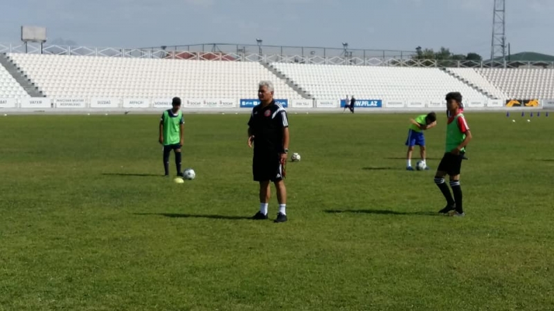 esker-abdullayev-sechim-edir