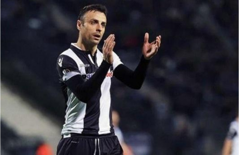 daha-bir-meshhur-futbolchu-futbolla-vidalashdi