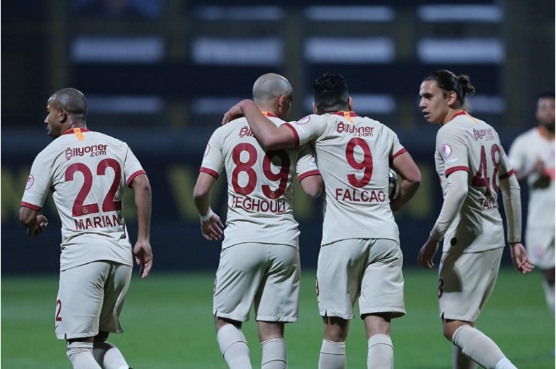 qalatasaray-qisasini-4-qolla-aldi