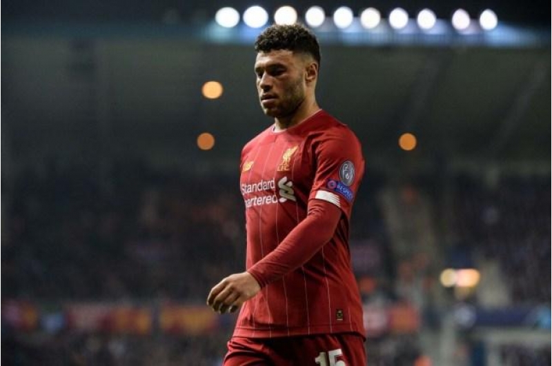 aleks-oksleyd-chembrleyn-uzun-muddet-yashil-meydanlardan-kenarda-qalacaq