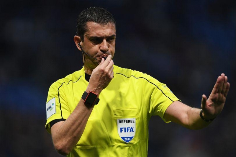 meshhur-referi-karyerasini-bitirdi