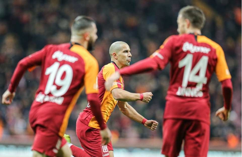 qalatasaray-cedvelde-fenerbagchani-kechdi