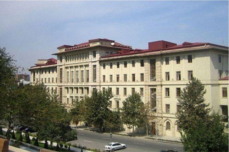 azerbaycanda-achiq-havada-futbol-yarishlarina-icaze-verildi