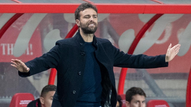 niderland-komandasinda-istefa