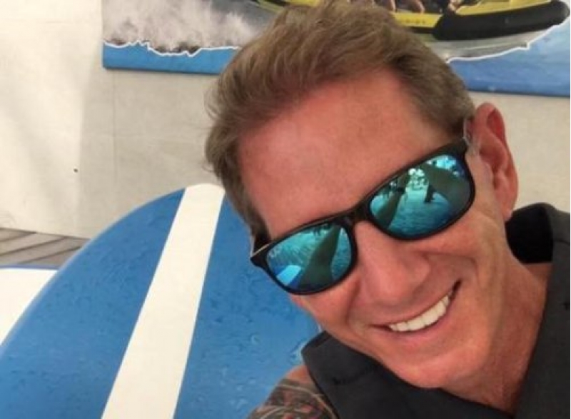 ingilis-mutexessis-olkemizden-getdi