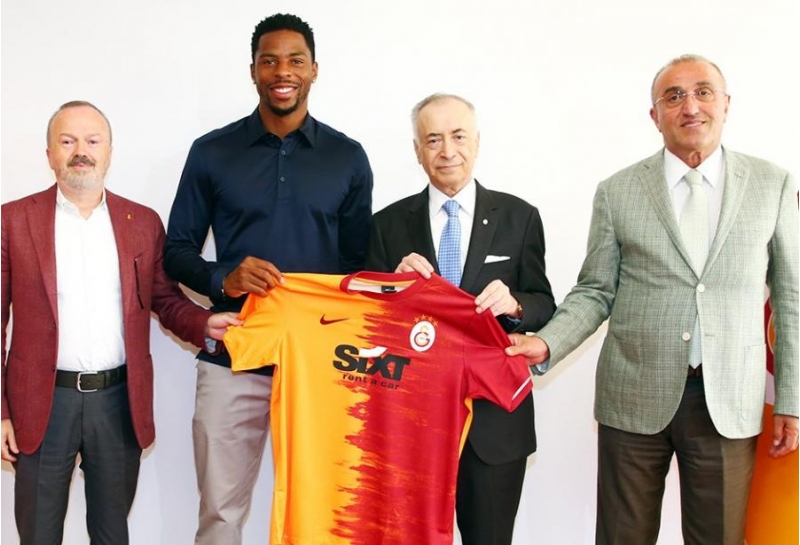 donk-qalatasarayda-qalir