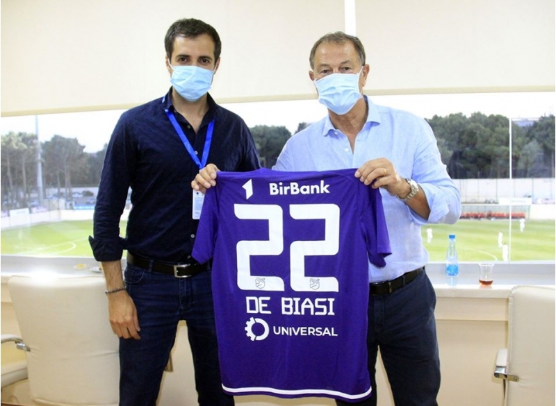 sumqayitin-prezidenti-de-byazini-bele-qarshiladi