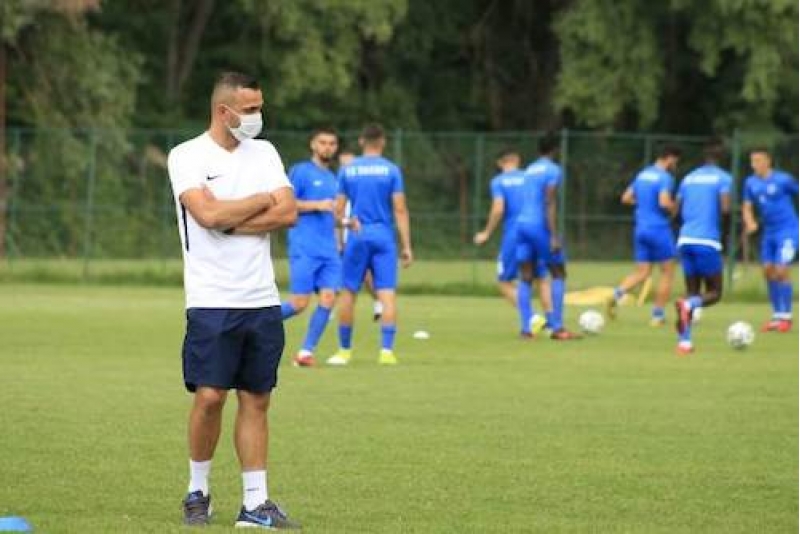 butun-diqqetimiz-neftchiye-yonelib