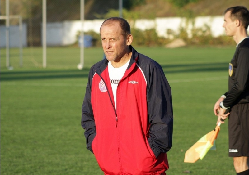 54-yashli-klub-prezidenti-resmi-oyuna-chixdi