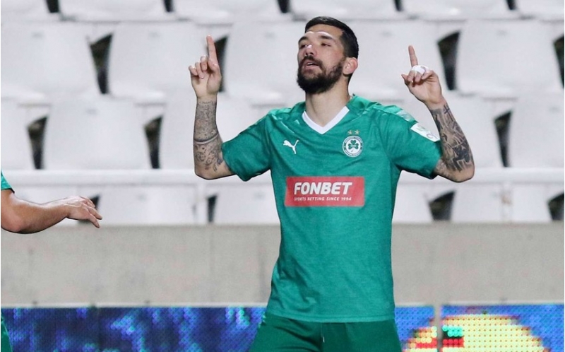 neftchi-bu-futbolchu-ile-maraqlanir