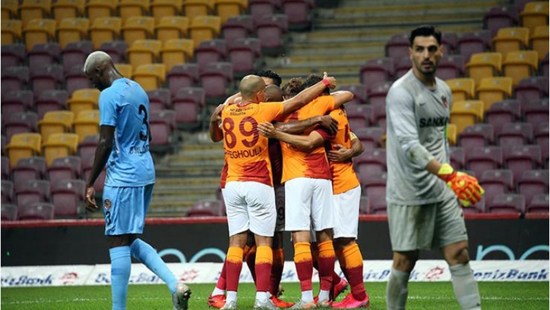 qalatasaray-ve-trabzonspordan-qelebe