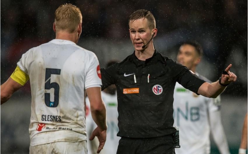 slovakiya-azerbaycan-matchinin-hakimleri