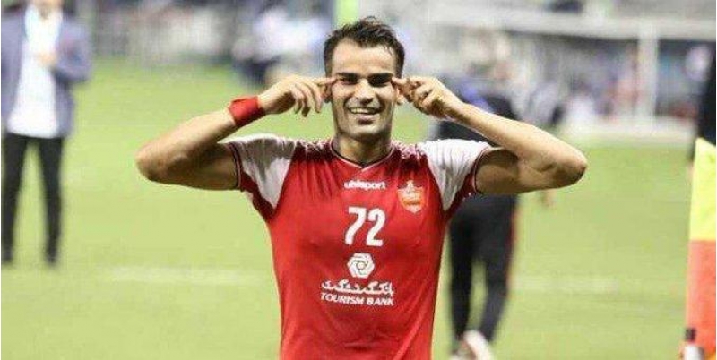 qol-sevincine-gore-futboldan-kenarlashdirldi