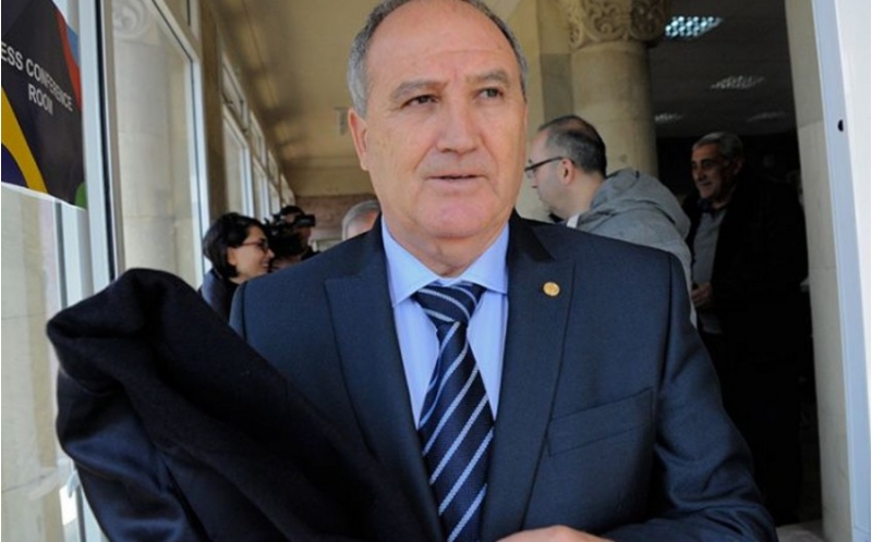 ermenistan-millisinin-bash-meshqchisi-istefa-verdi